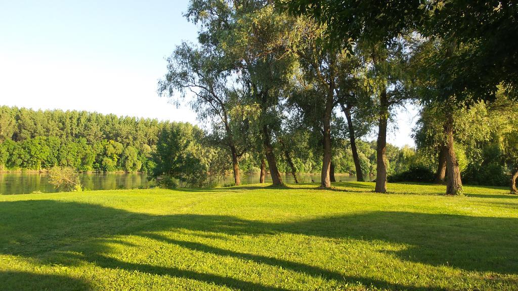 Tiszavirag Nyaralohaz Villa Szeged Luaran gambar